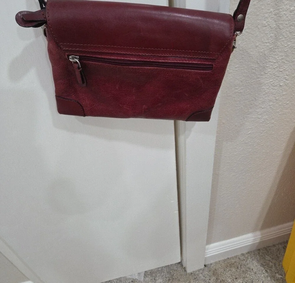 Giani Conti Burgundy Leather Crossbody Bag